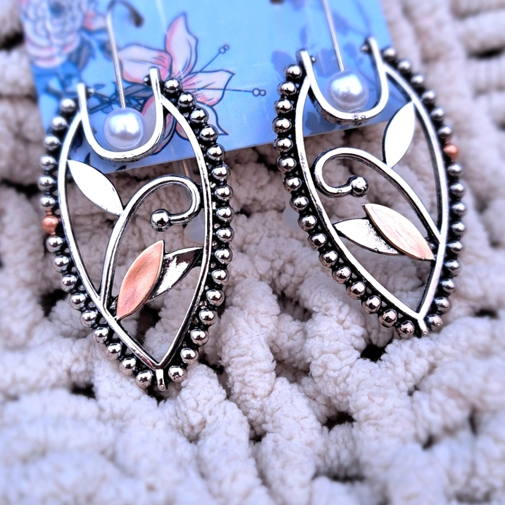 Unique Two-Tone Leaf Earrings - Picture 3 of 4